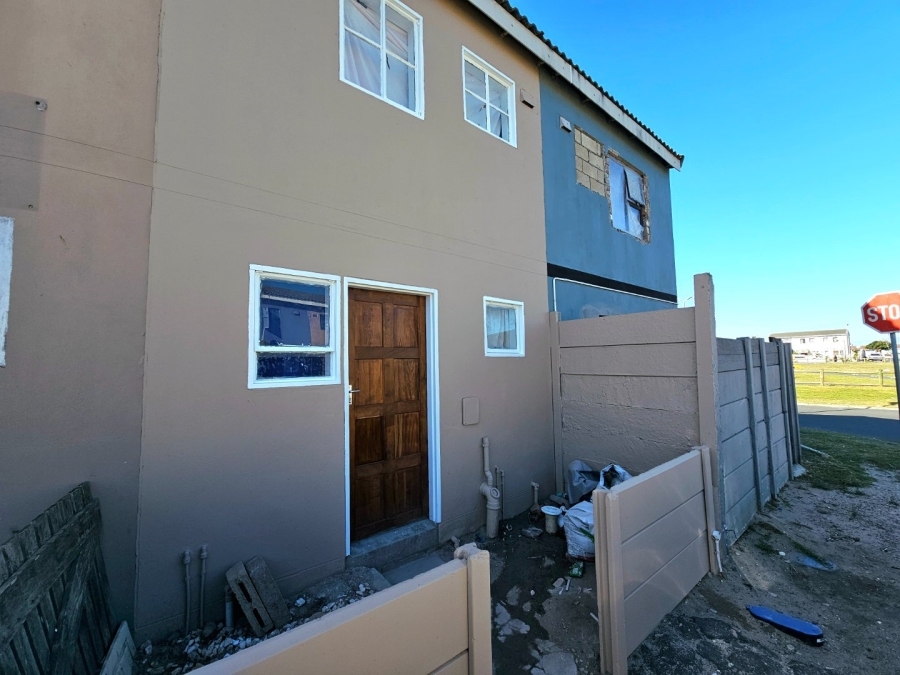 2 Bedroom Property for Sale in Pelican Park Western Cape